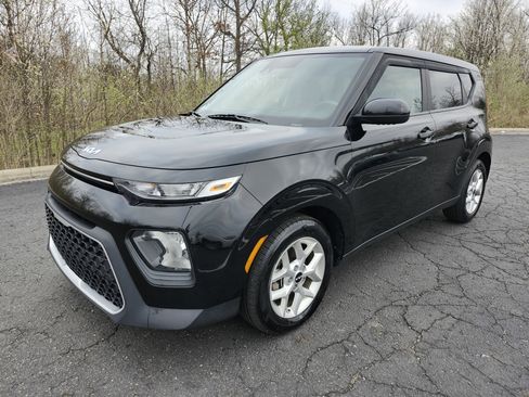 Used 2022 Kia Soul LX w/ Technology Package image 12