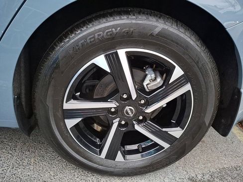 Used 2025 Nissan Sentra SV image 6