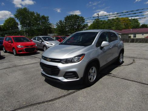 Used 2020 Chevrolet Trax LS w/ Tint and Cruise Package FWD image 3