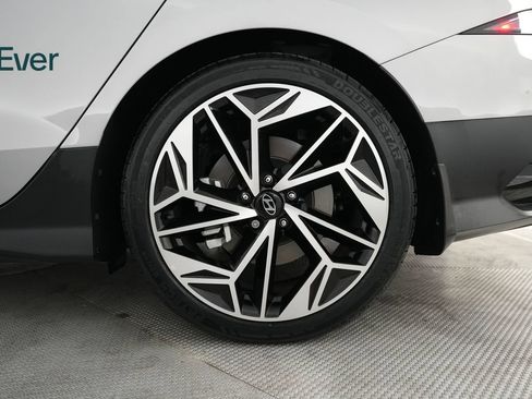 Used 2023 Hyundai Ioniq 6 Limited RWD image 9