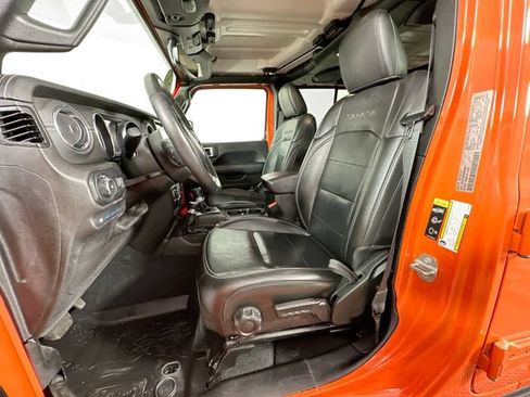 Used 2023 Jeep Wrangler Unlimited Sahara w/ Cold Weather Group AWD/4WD image 4