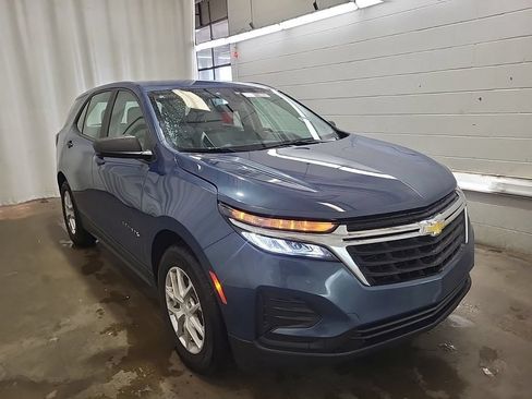 Used 2024 Chevrolet Equinox LS w/ Driver Confidence II Package FWD image 3