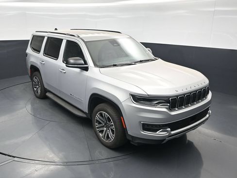 Used 2025 Jeep Wagoneer Series II AWD/4WD image 38