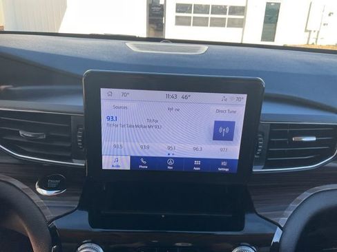 Used 2023 Ford Explorer Limited image 15