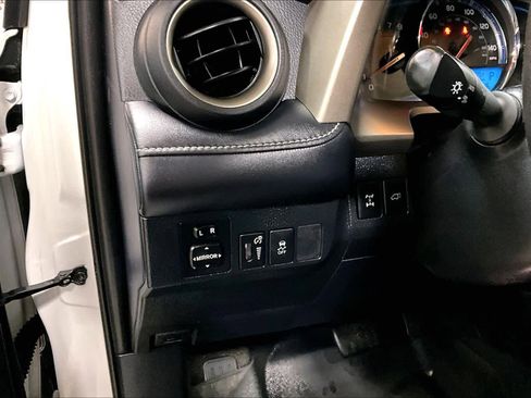 Used 2013 Toyota RAV4 Limited image 30