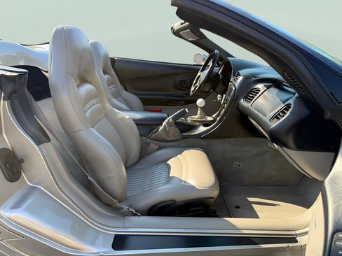 Used 1999 Chevrolet Corvette Convertible w/ Performance Handling Pkg image 24