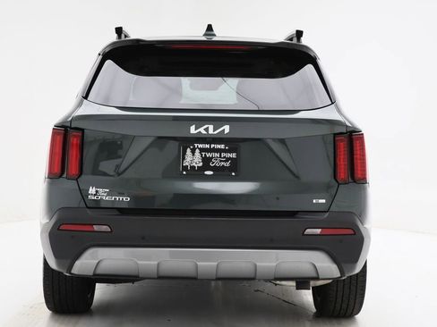 Used 2023 Kia Sorento SX Prestige image 7