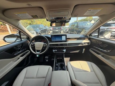 New 2025 Lincoln Corsair Grand Touring image 5
