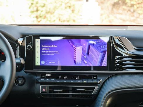 New 2026 Toyota Camry Hybrid FWD image 13