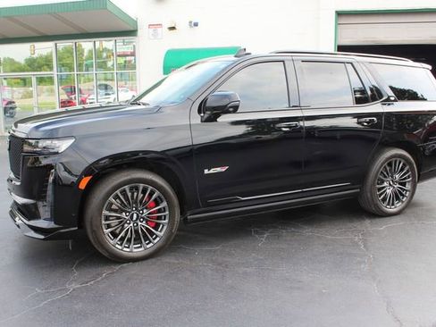 Used 2023 Cadillac Escalade V AWD/4WD image 3