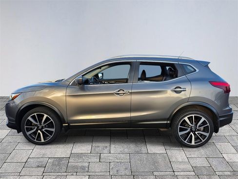 Used 2017 Nissan Rogue Sport SL w/ SL Premium Package image 4