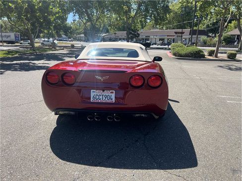 Used 2007 Chevrolet Corvette Coupe w/ Preferred Equipment Group RWD image 6