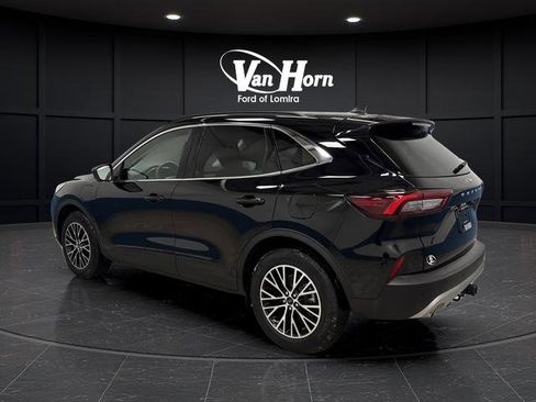 Used 2023 Ford Escape SE w/ PHEV Premium Package image 3