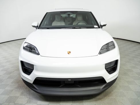 Used 2025 Porsche Macan Electric RWD image 36