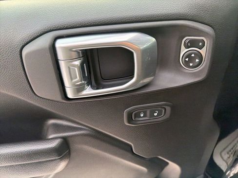 Used 2024 Jeep Wrangler Unlimited w/ Convenience Group image 11