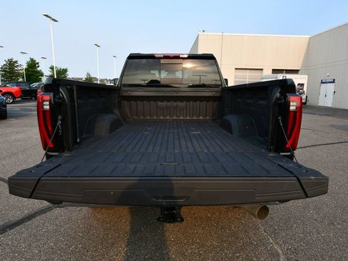 Used 2025 GMC Sierra 3500 SLT w/ SLT Premium Package AWD/4WD image 7
