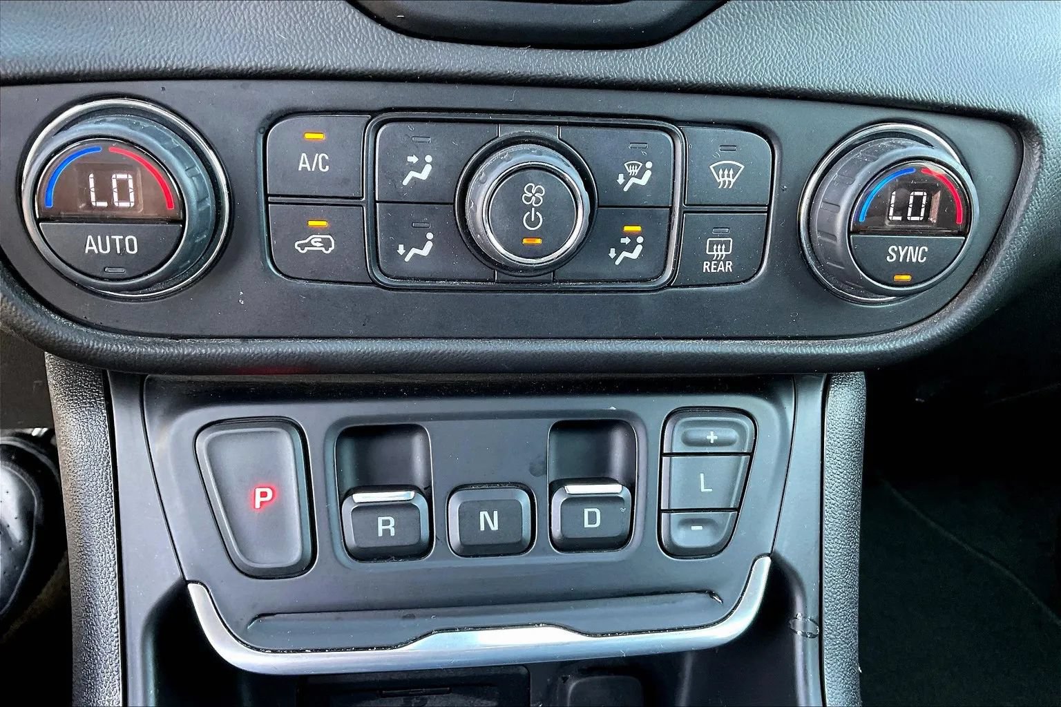 Used 2020 GMC Terrain SLE w/ Driver Convenience Package AWD/4WD image 21