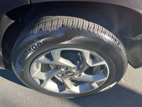 Used 2025 Chevrolet Trax LT image 28