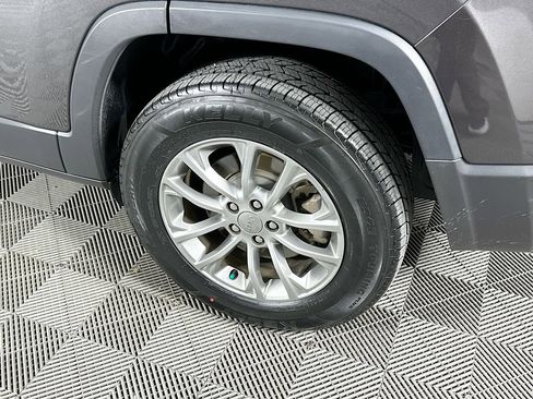 Certified 2021 Jeep Cherokee Latitude Lux w/ Comfort/Convenience Group image 42