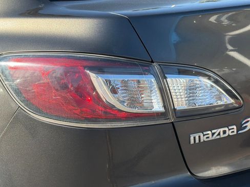 Used 2010 MAZDA MAZDA3 i Touring image 12