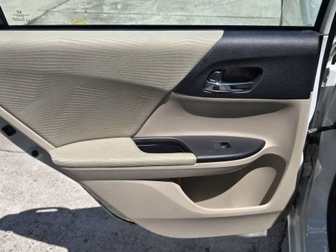 Used 2016 Honda Accord LX image 29
