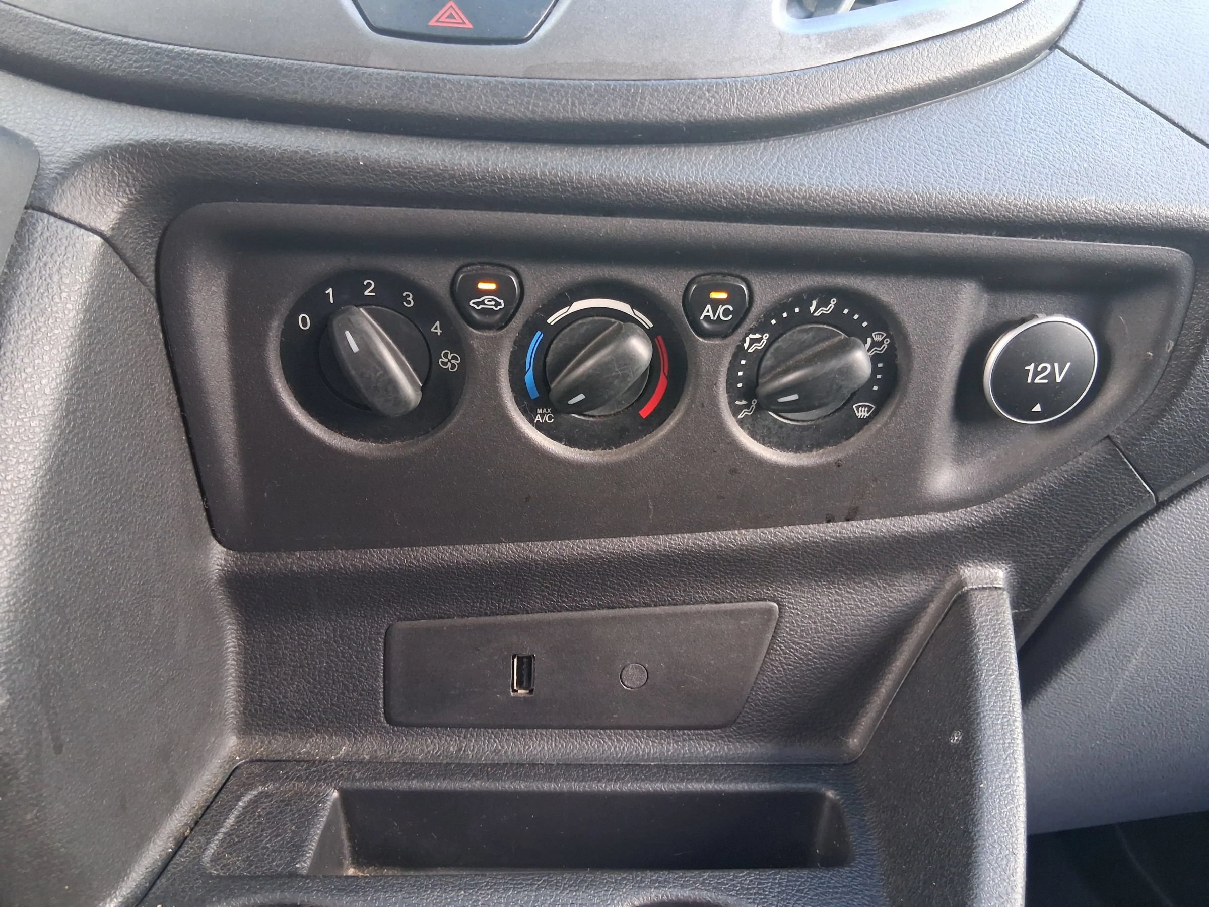 Used 2018 Ford Transit 350 XL RWD image 41