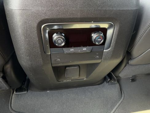 Used 2025 Chevrolet Tahoe LT RWD image 23