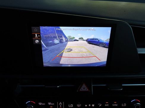 Used 2024 Kia Niro LX FWD image 27