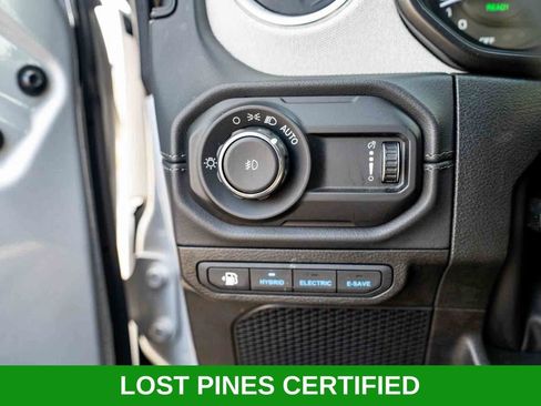 Used 2024 Jeep Wrangler Unlimited Sahara AWD/4WD image 13