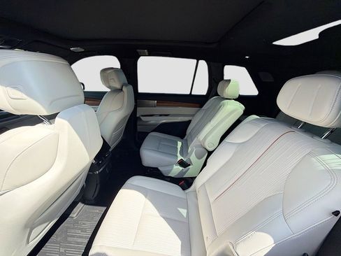 New 2026 Cadillac Vistiq Sport w/ LPO, Floor Liner Package AWD/4WD image 23