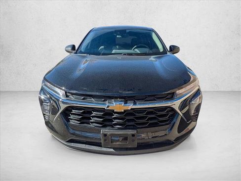 Used 2024 Chevrolet Trax LS w/ Driver Confidence Package image 2