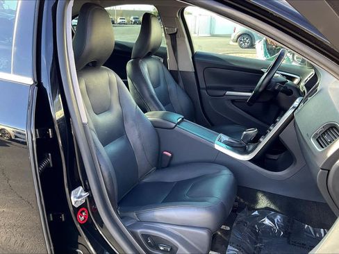 Used 2015 Volvo S60 T5 Premier image 10