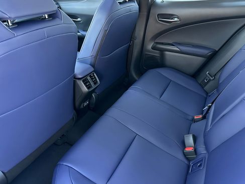 New 2026 Lexus UX 300h FWD image 22