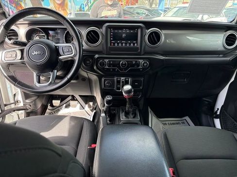 Used 2018 Jeep Wrangler Unlimited Sahara AWD/4WD image 24