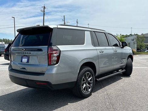 Used 2024 Chevrolet Suburban Z71 w/ Luxury Package AWD/4WD image 7