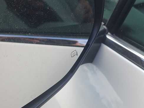 Certified 2025 Subaru Outback Premium AWD/4WD image 16