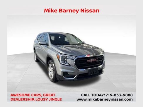 Used 2024 GMC Terrain SLE image 1