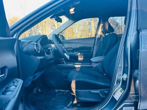 Used 2022 Nissan Kicks SV image 24