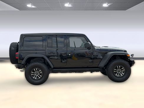 Used 2024 Jeep Wrangler Willys image 8