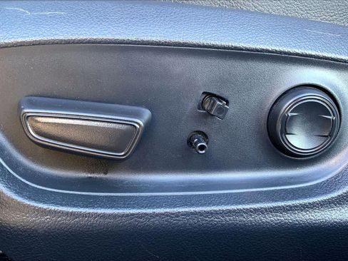 Used 2024 Toyota Camry SE image 33