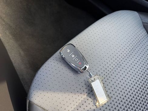 Used 2025 Chevrolet Trax LT image 22