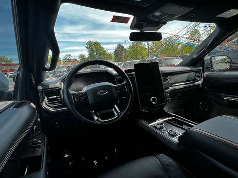 Used 2023 Ford Expedition Max Platinum image 14