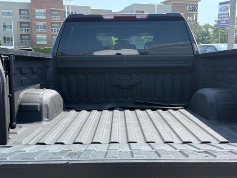 Used 2022 Chevrolet Silverado 1500 LTZ w/ Z71 Off-Road Package image 8