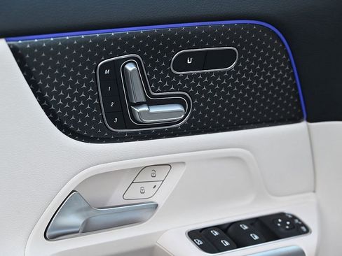 Certified 2025 Mercedes-Benz GLA 250 image 21