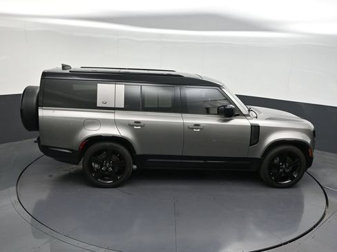 Used 2024 Land Rover Defender 130 X-Dynamic SE AWD/4WD image 20