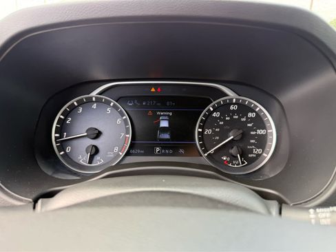 Used 2025 Nissan Frontier SV RWD image 7