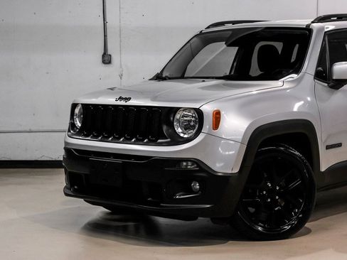 Used 2017 Jeep Renegade Altitude image 5