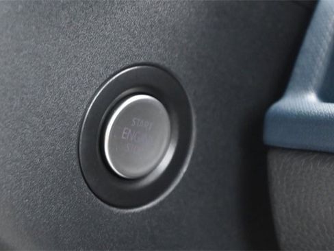 New 2025 Volkswagen ID. Buzz Pro S image 17