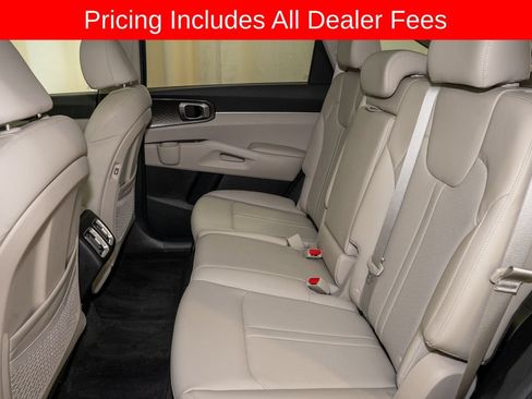 Used 2023 Kia Sorento S w/ Panoramic Sunroof Package FWD image 7