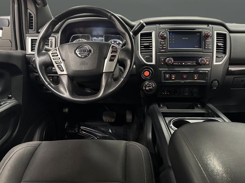 Used 2018 Nissan Titan SV w/ SV Convenience Package AWD/4WD image 5